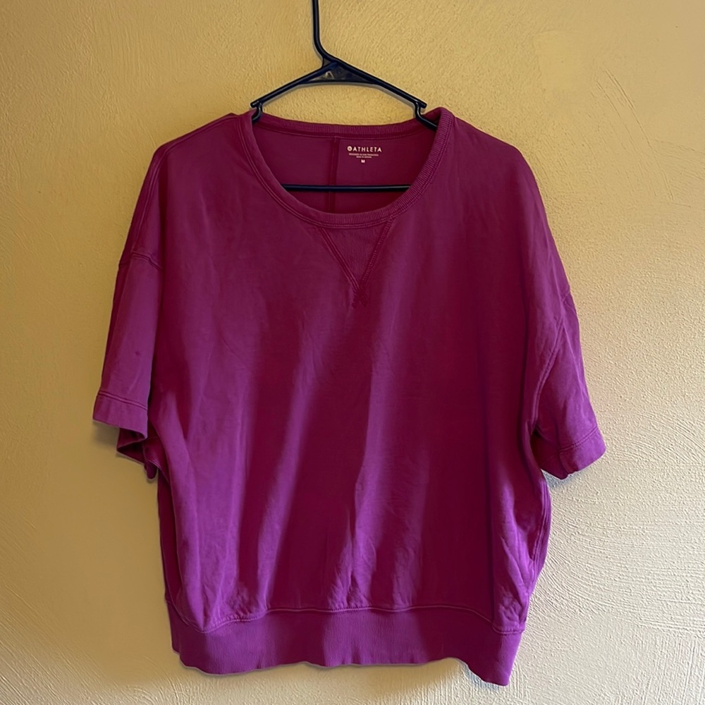 Athleta size medium short sleeve tee